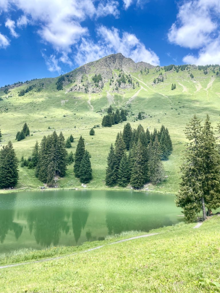 12 juin 2027 – Entre lacs, montagnes et saveurs, une randonnée aux Diablerets pour tous!